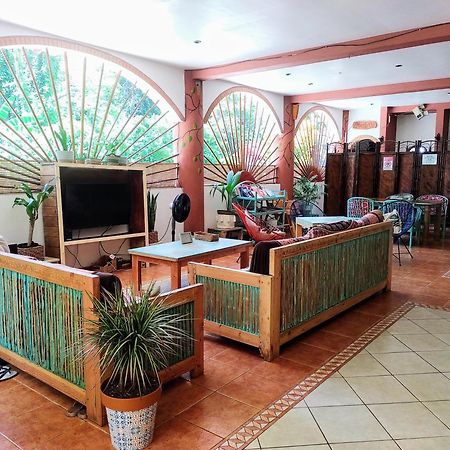 Cool Vibes Beach Hostel Dominical Buitenkant foto
